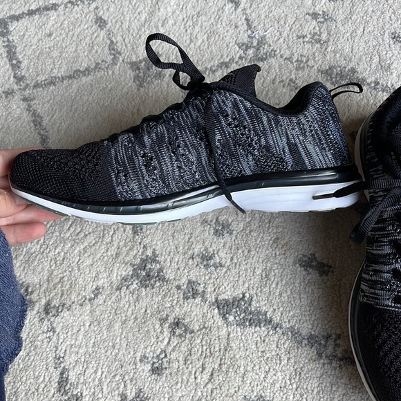 Women’s APL “techloom” sneaker - Picture 2 of 9